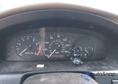 1998 Mazda 626 Dx/Lx z USA, uszkodzony, nr VIN 1YVGF22C3W5772322